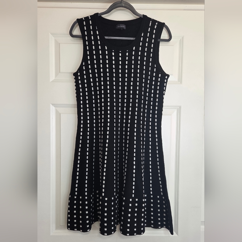 The Limited Black and White Sleeveless Knit Sweater Dress - Size XL